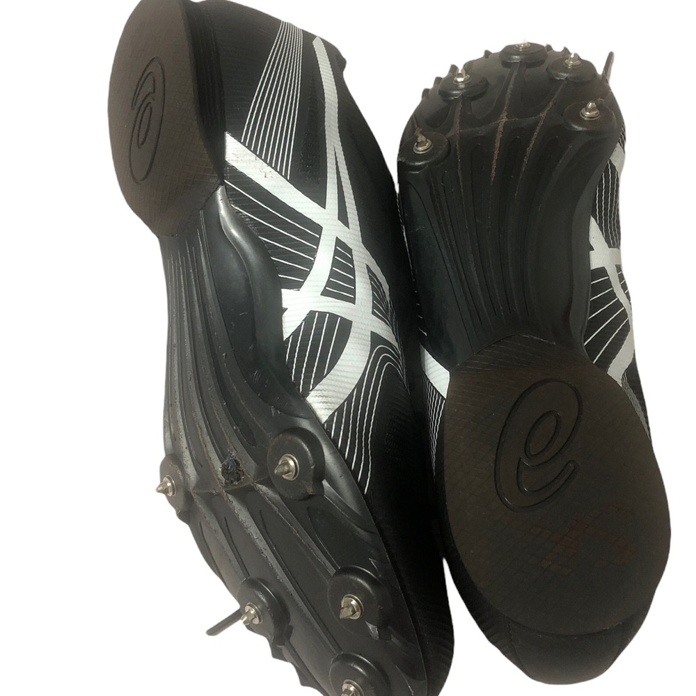 ASICS Unisex’s Black and white track shoes